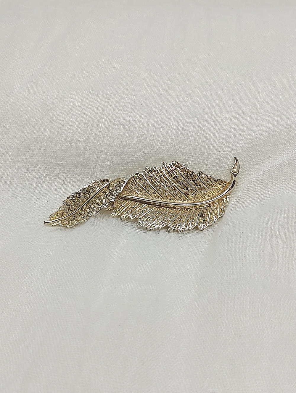 Sarah Coventry Gold Leaf Brooch with Rhinestones
